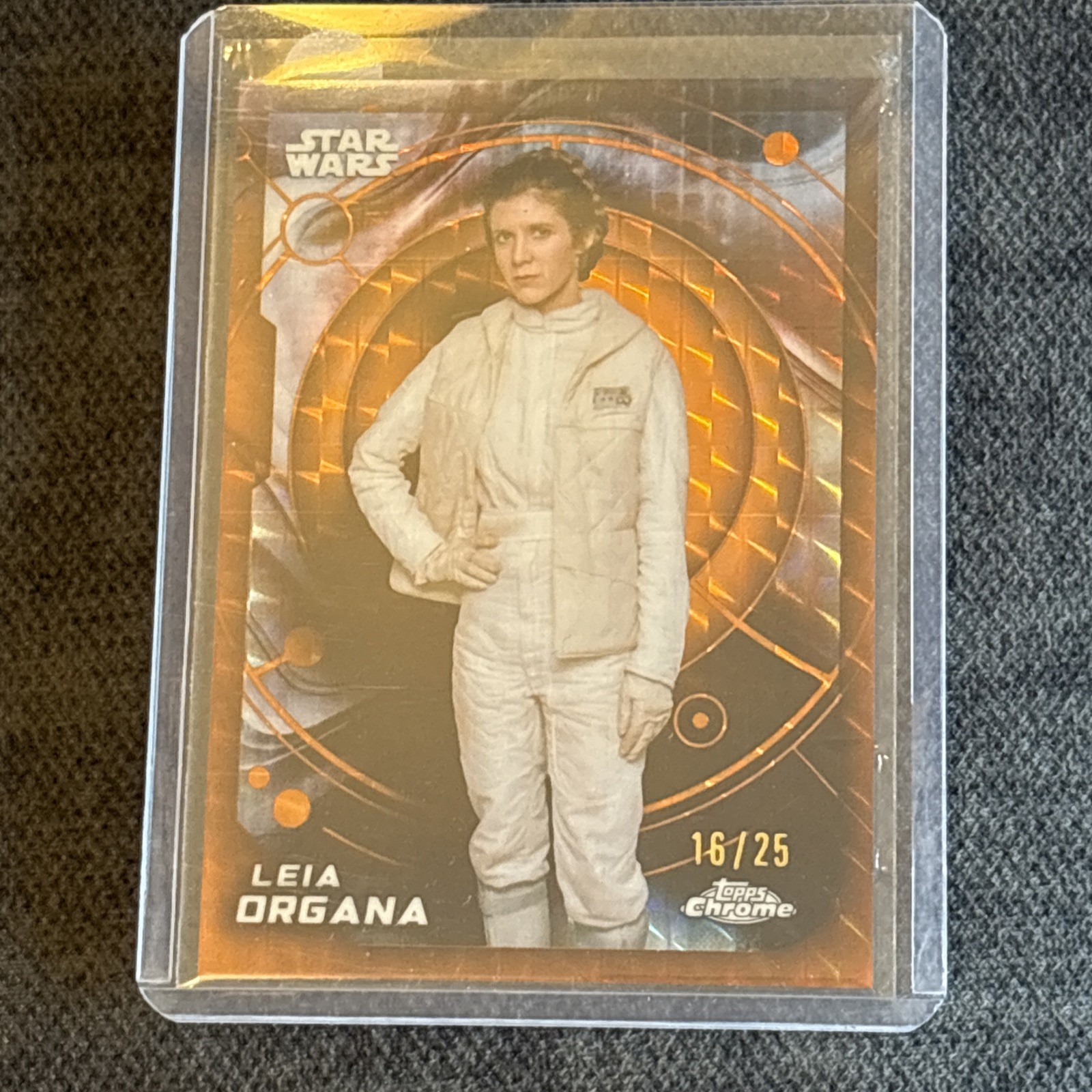 ⭐️ 2026 Topps Chrome Star Wars #83 Leia Organa Orange Refractor 16/25 RARE ⭐️ 2026 Topps Chrome Star Wars #83 Leia Organa Orange Refractor 16/25 RARE