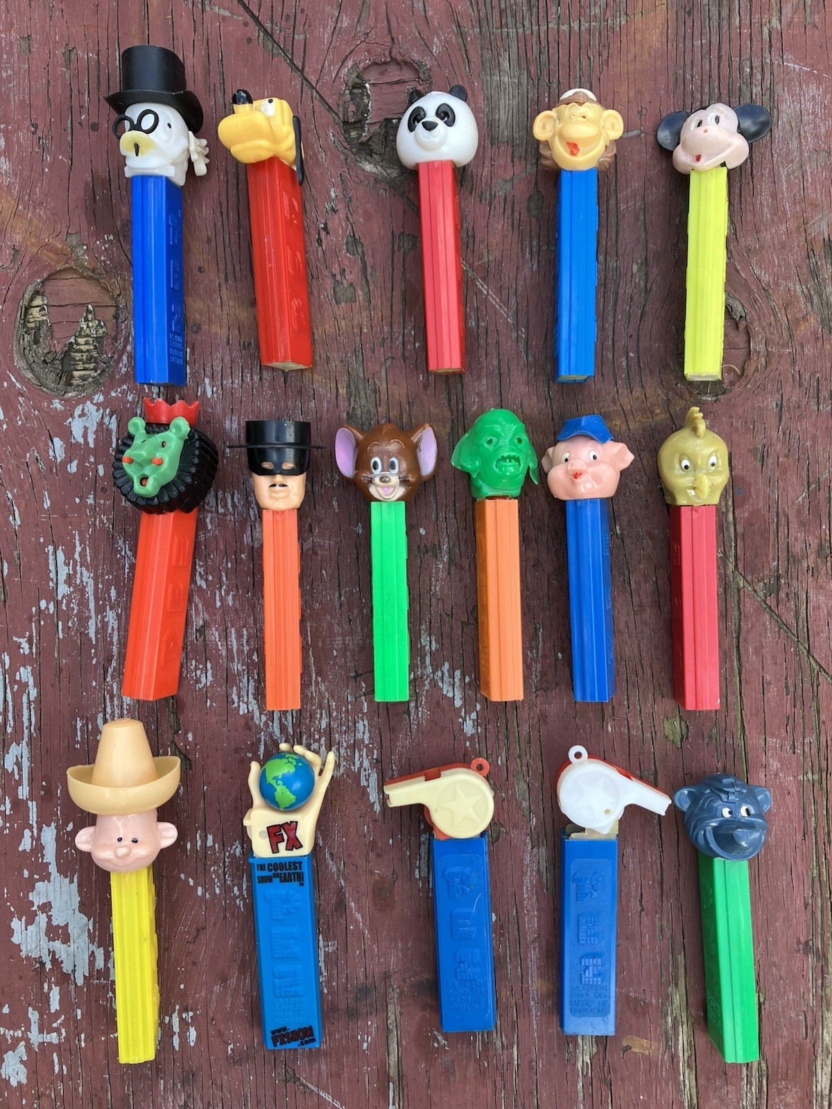 Vintage No Feet PEZ Dispenser Lot Of 16 Vintage No Feet PEZ Dispenser Lot Of 16