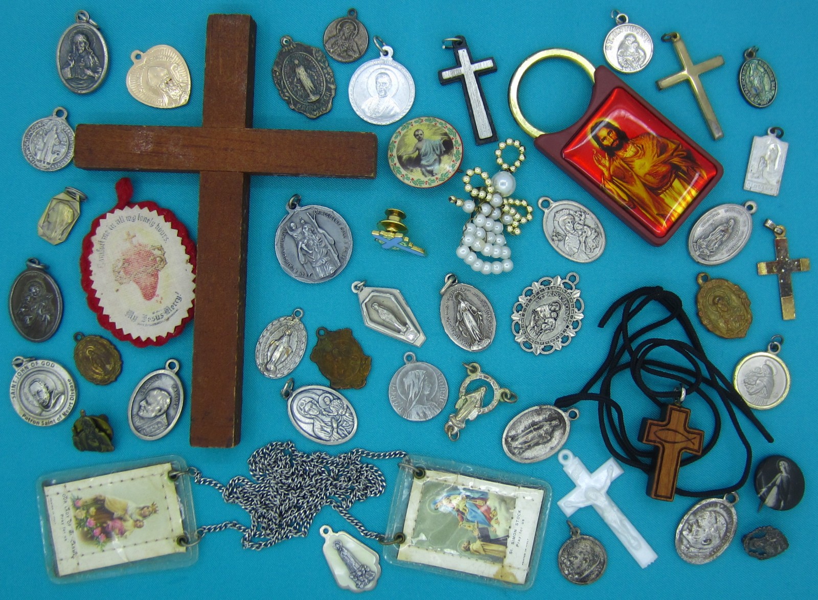 Lot Medals Crosses Scapular Mary Jesus Preowned Items Vintage To Now Catholic Lot Medals Crosses Scapular Mary Jesus Preowned Items Vintage To Now Catholic