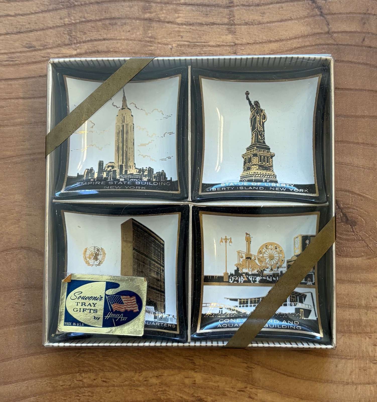 VTG Mini Souvenir Trays NEW YORK Original Box Houze Art Black Antique Gold Rare VTG Mini Souvenir Trays NEW YORK Original Box Houze Art Black Antique Gold Rare
