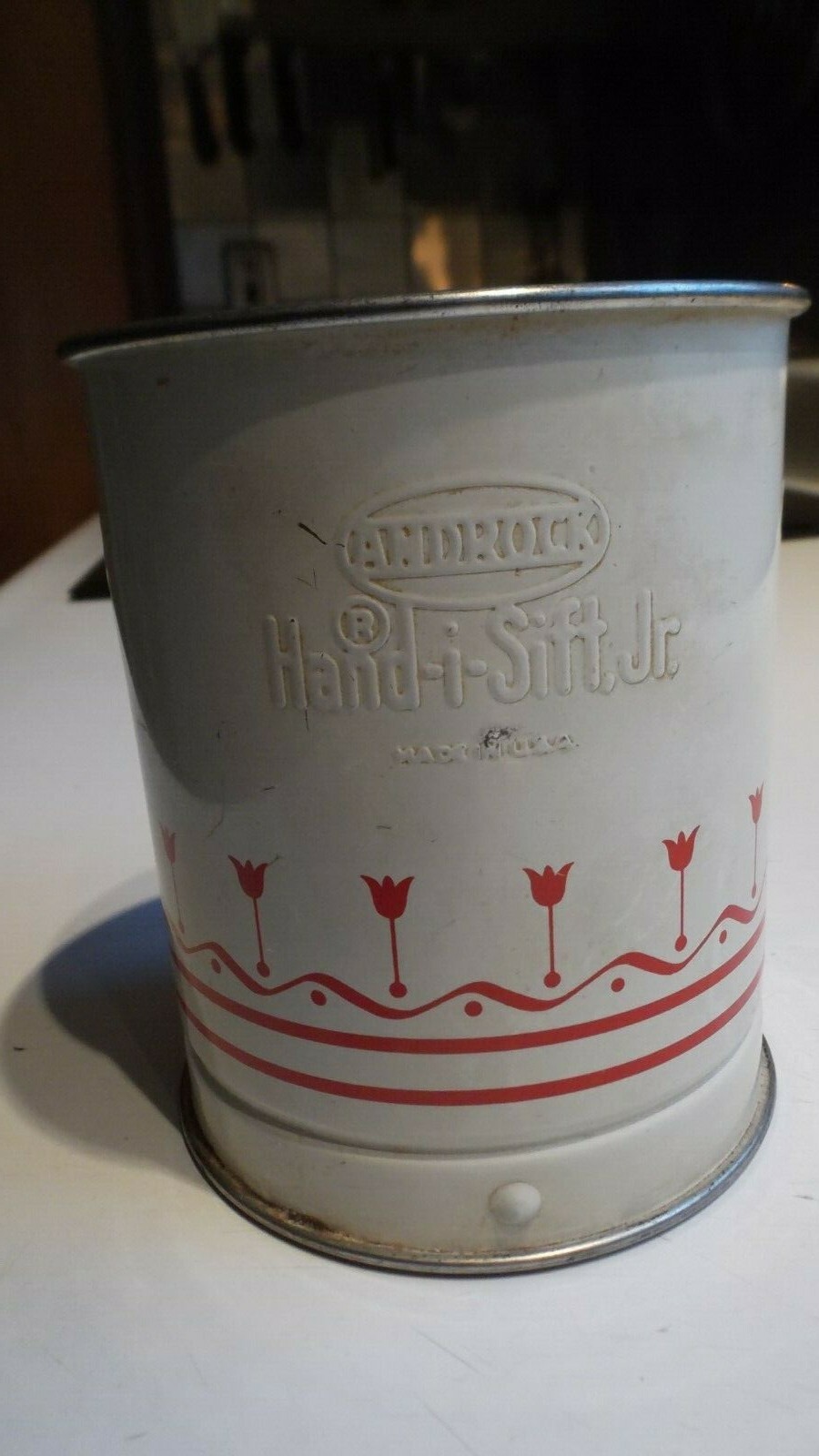 Vintage Androck Embossed Metal Flour Sifter Hand-i-Sift Jr. Cream Flowers USA.