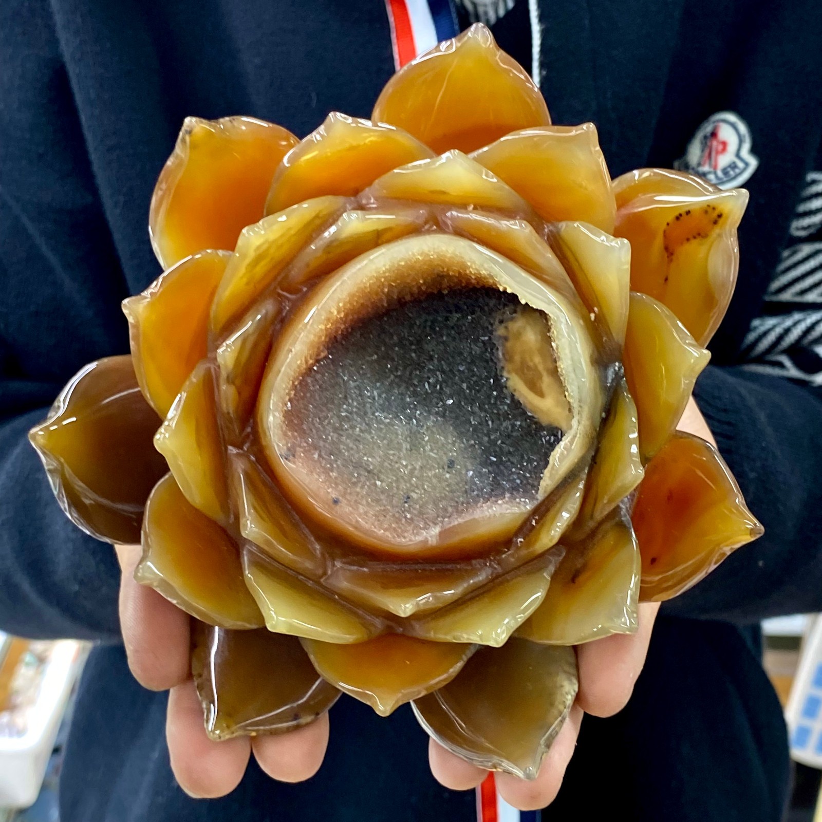 2.73LB Natural Agate Geode Carved Lotus Flower, Hand Carved Healing Crystal Home 2.73LB Natural Agate Geode Carved Lotus Flower, Hand Carved Healing Crystal Home