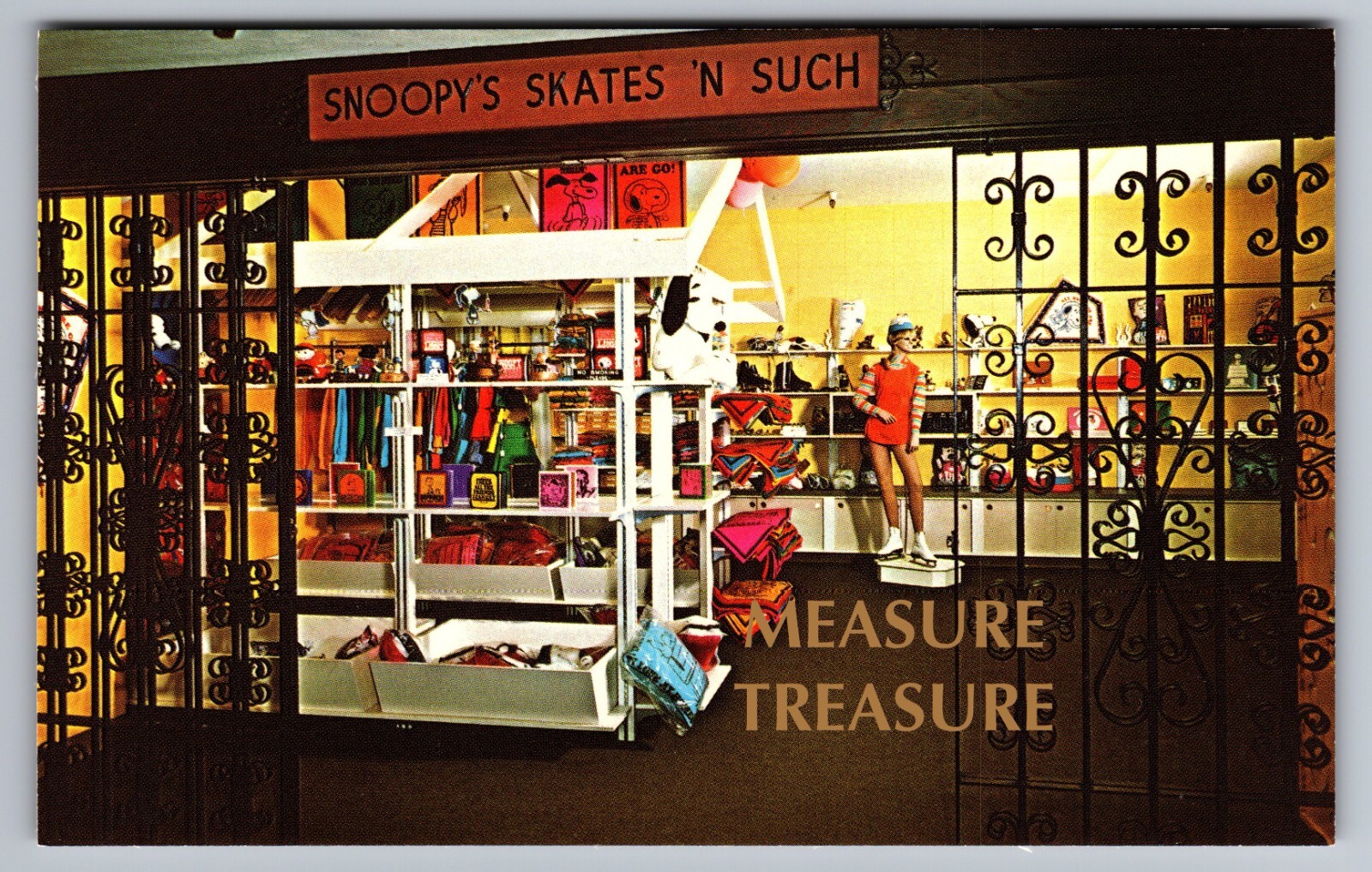C.1970 SANTA ROSA, CA SNOOPY SCHULZ STORE IN ICE SKATING ARENA Postcard P65 C.1970 SANTA ROSA, CA SNOOPY SCHULZ STORE IN ICE SKATING ARENA Postcard P65