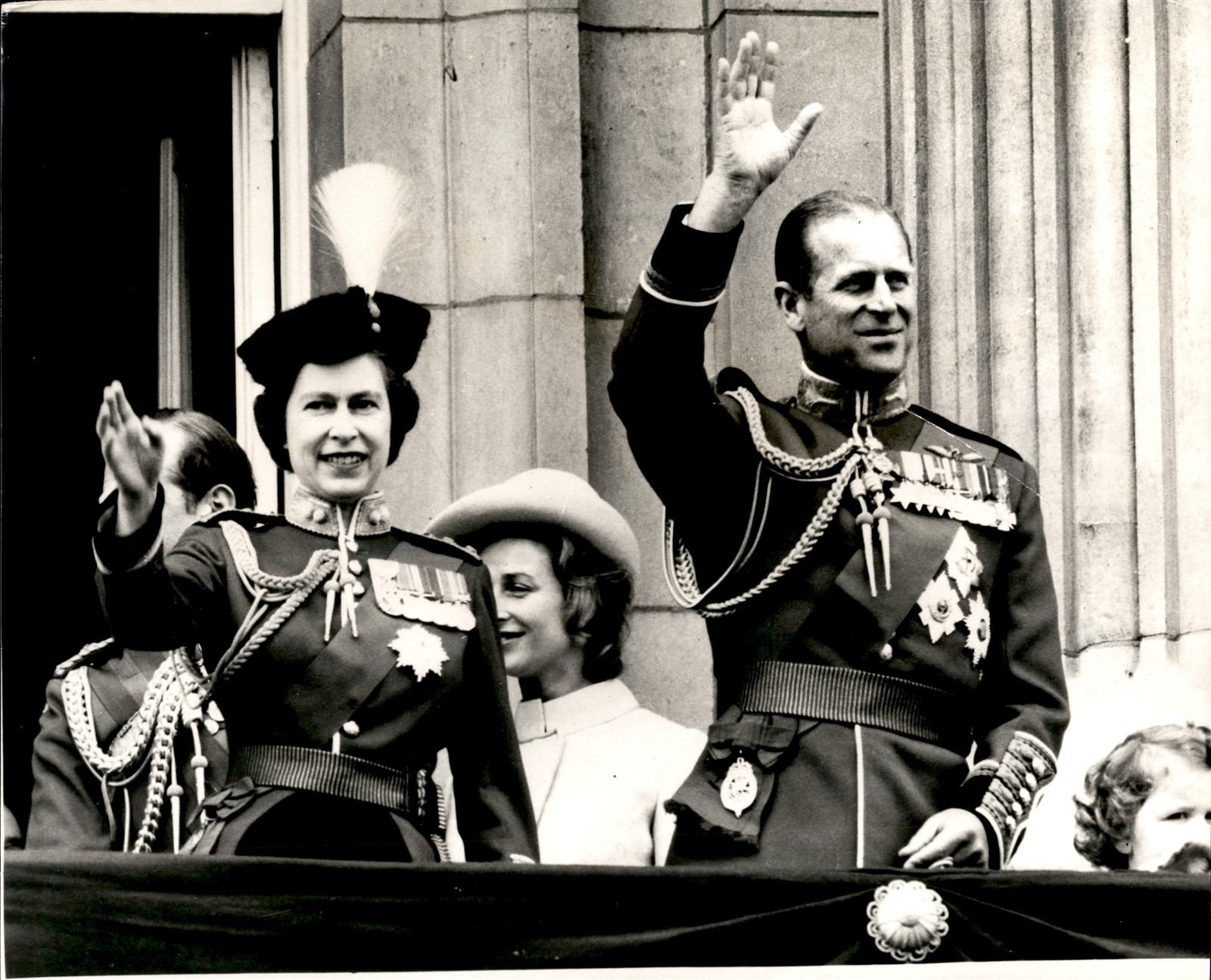 LG113 1971 Original Photo QUEEN ELIZABETH II PRINCE PHILIP BUCKINGHAM BALCONY LG113 1971 Original Photo QUEEN ELIZABETH II PRINCE PHILIP BUCKINGHAM BALCONY