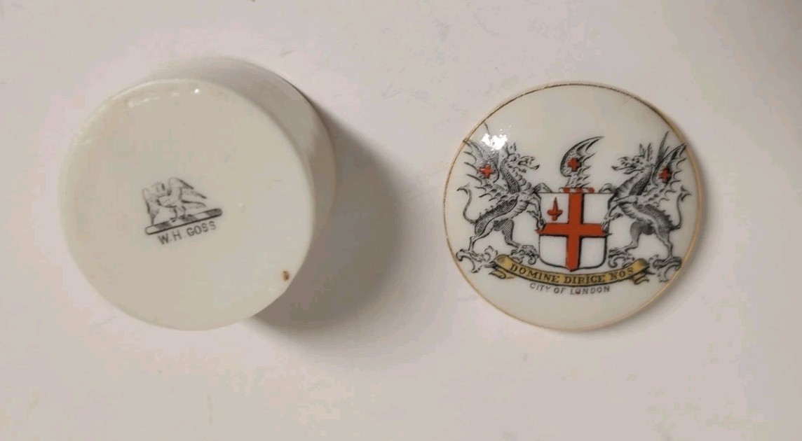 early 1900's W. H. Gross Stoke-on-Trent Staffordshire England Crested Trinket early 1900's W. H. Gross Stoke-on-Trent Staffordshire England Crested Trinket