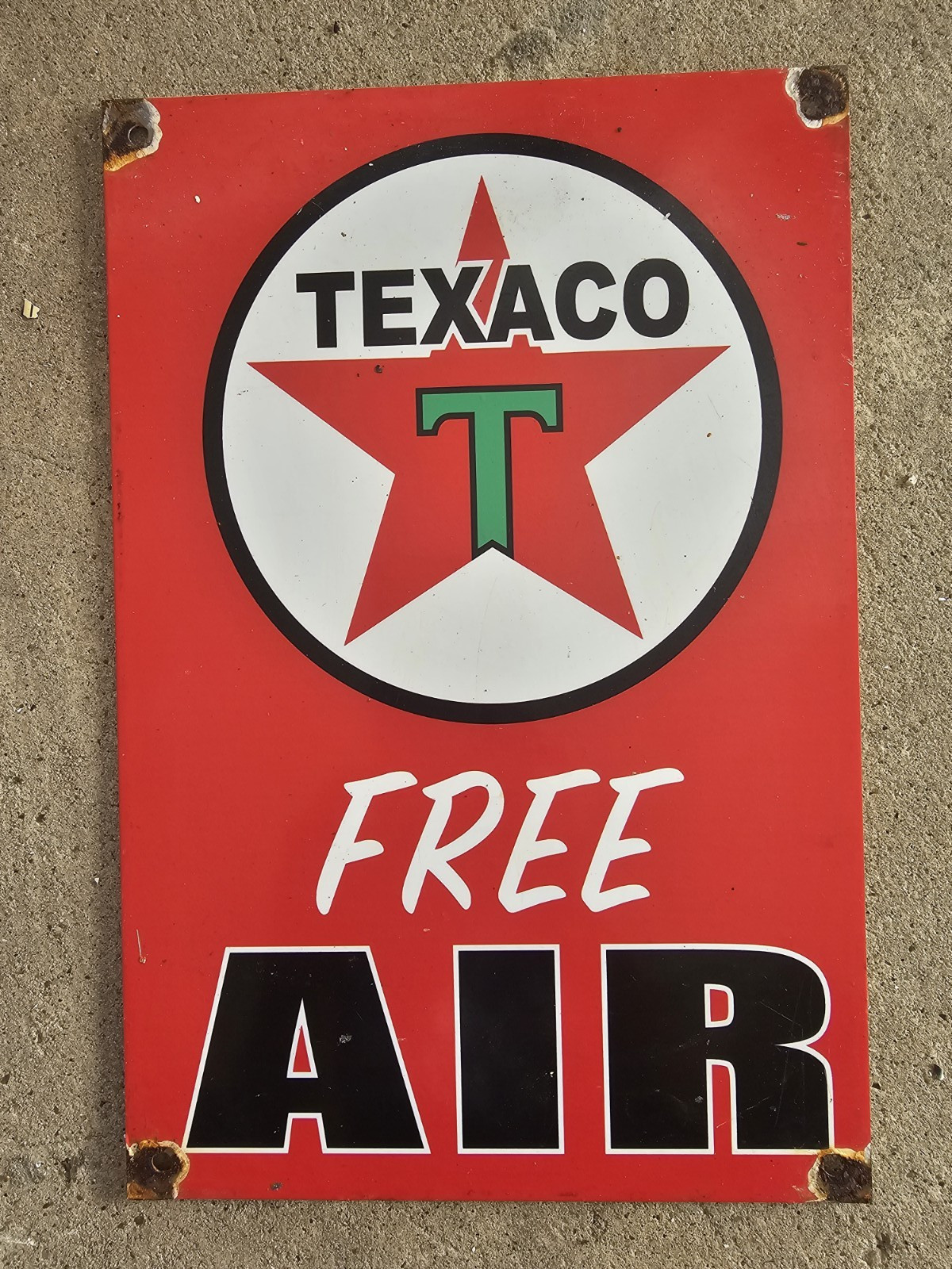 VINTAGE 1950'S TEXACO FREE AIR PORCELAIN SIGN 12" X 8" VINTAGE 1950'S TEXACO FREE AIR PORCELAIN SIGN 12" X 8"