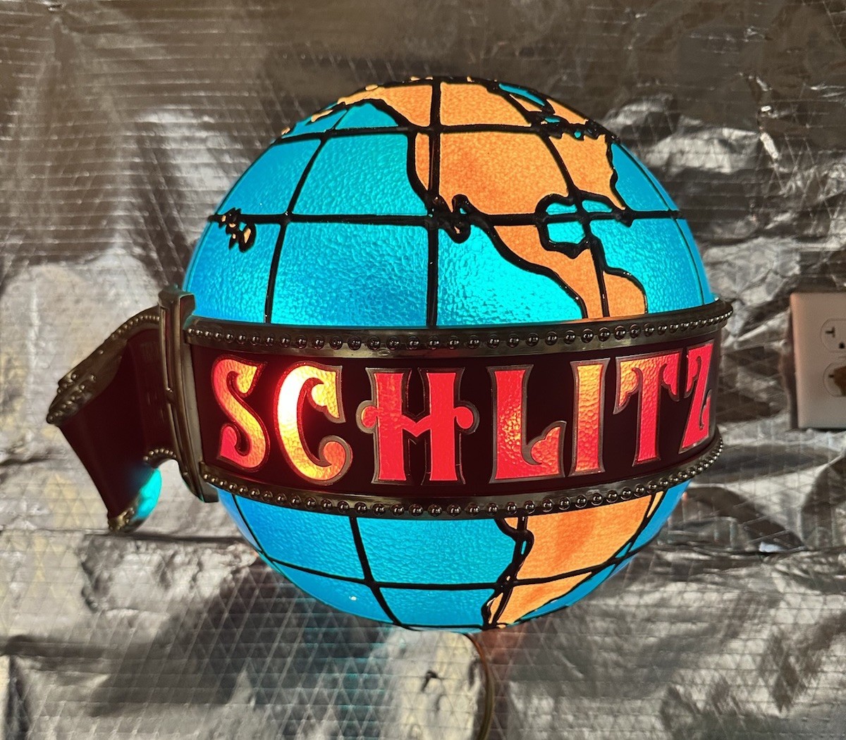 Vintage 1976 Schlitz Beer World Globe Lighted Motion Sign Vintage 1976 Schlitz Beer World Globe Lighted Motion Sign