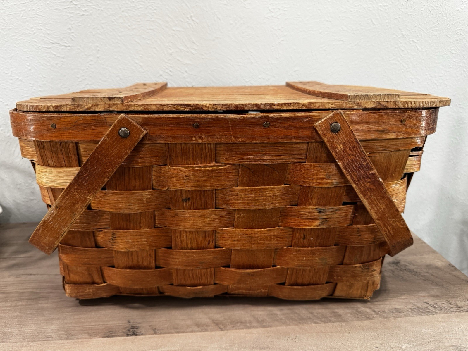 Vintage 1940s 1950s Jerywil Wov-N-Wood Picnic Basket Woven Wood Dual Handle Lid Vintage 1940s 1950s Jerywil Wov-N-Wood Picnic Basket Woven Wood Dual Handle Lid