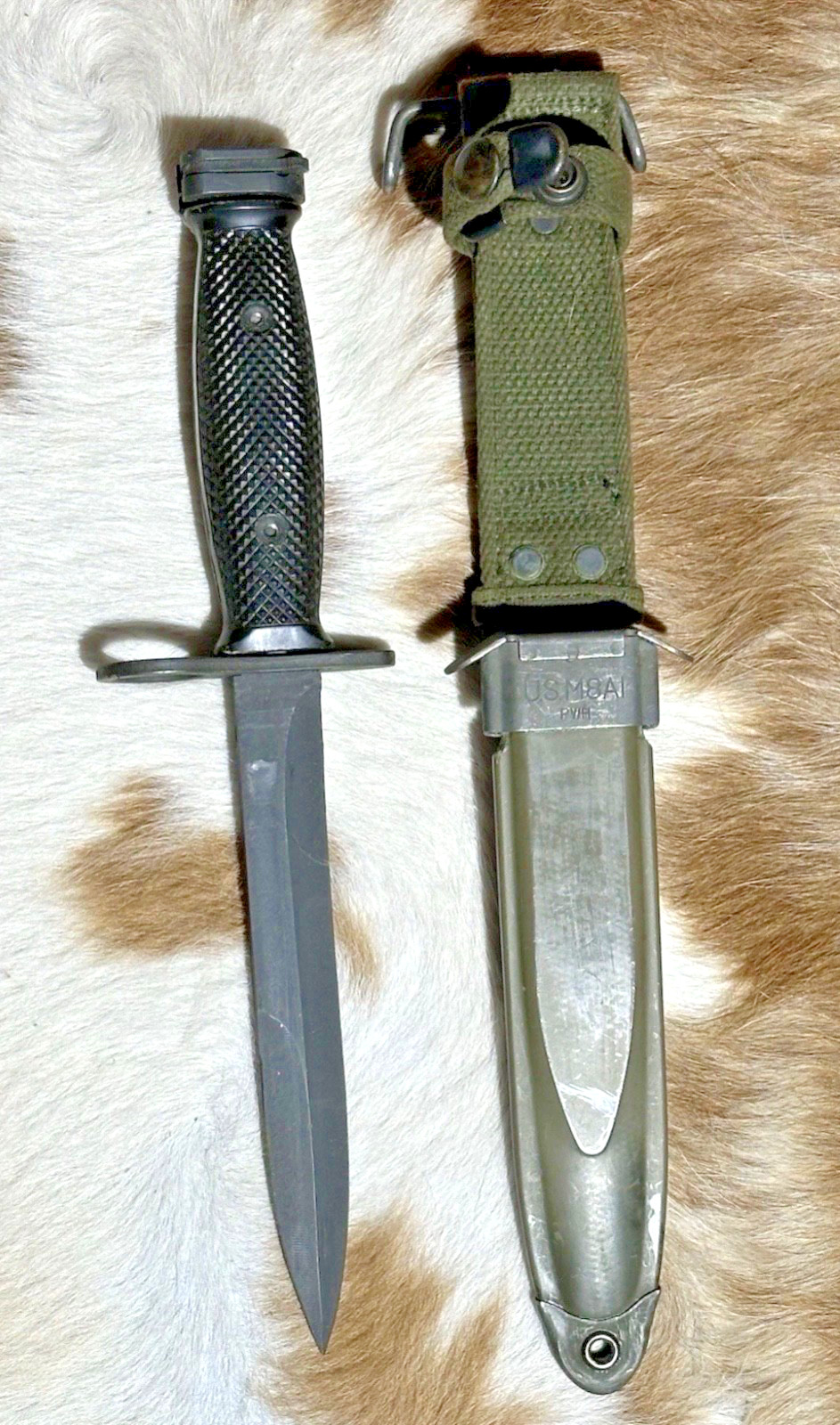 Vintage U.S. Military M7 Bayonet Combat Knife (BOC) USM8A1 Scabbard. Genuine Vintage U.S. Military M7 Bayonet Combat Knife (BOC) USM8A1 Scabbard. Genuine