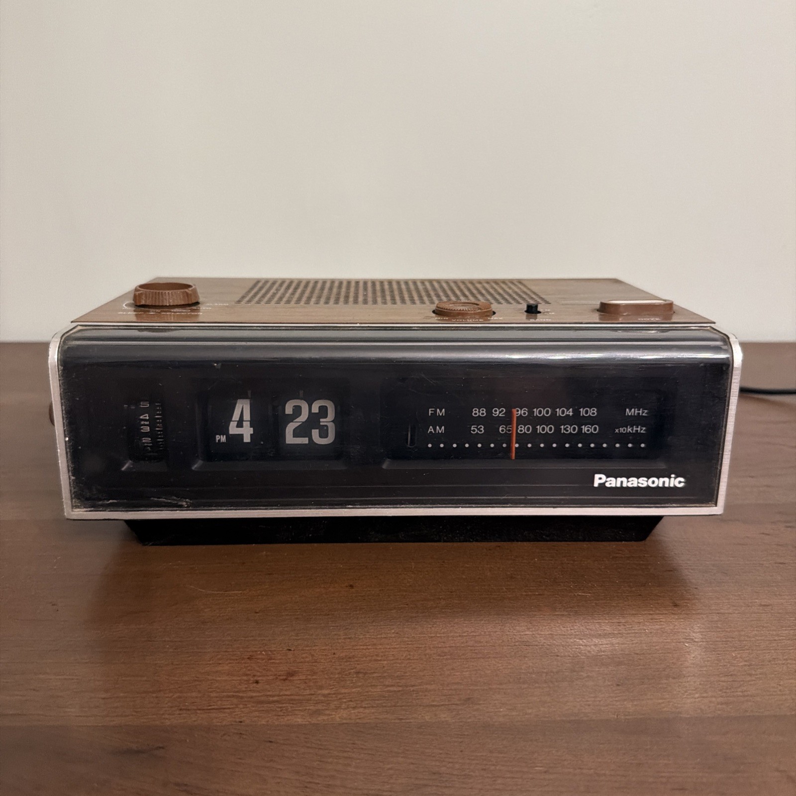 Vintage Panasonic RC-6040 Flip Clock Radio AM/FM Alarm Japan *Works - READ* Vintage Panasonic RC-6040 Flip Clock Radio AM/FM Alarm Japan *Works - READ*
