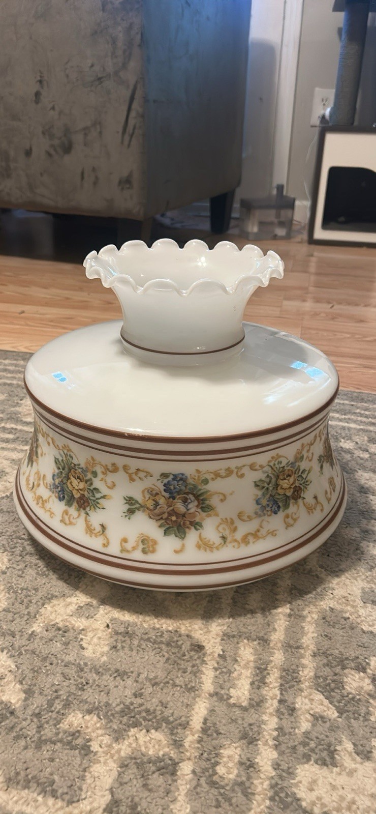 VTG QUOIZEL ABIGAIL ADAMS BROWN FLORAL MILK GLASS GWTW HURRICANE SHADE 7" FITTER VTG QUOIZEL ABIGAIL ADAMS BROWN FLORAL MILK GLASS GWTW HURRICANE SHADE 7" FITTER
