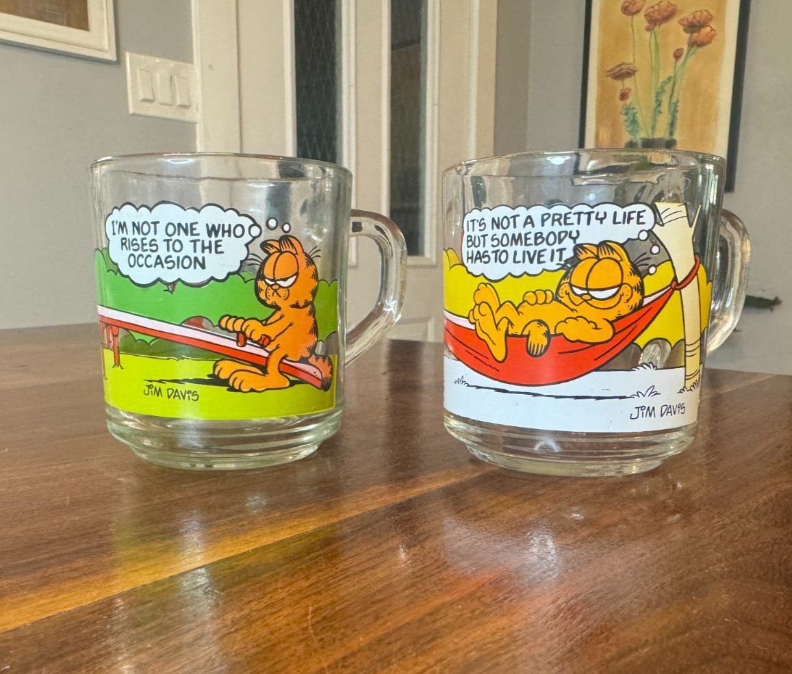 VTG 1978 & 1980 Garfield/Odie/Pookie McDonalds Glass Coffee Cups SET OF 2 VTG 1978 & 1980 Garfield/Odie/Pookie McDonalds Glass Coffee Cups SET OF 2