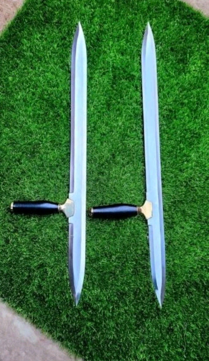 Hand-Forged Hellboy Kroenen Carbon Steel Sword Set (Lot of 2) – 28" Collectible Hand-Forged Hellboy Kroenen Carbon Steel Sword Set (Lot of 2) – 28" Collectible