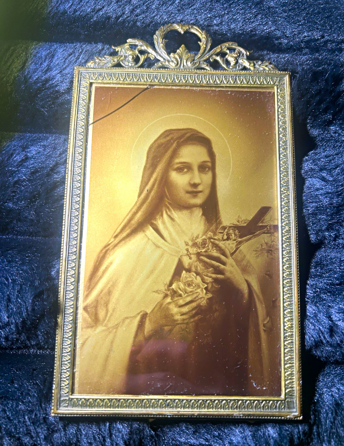 1920s Shimmer Portrait of Saint Thérèse of Lisieux in Solid Brass Antique Frame 1920s Shimmer Portrait of Saint Thérèse of Lisieux in Solid Brass Antique Frame