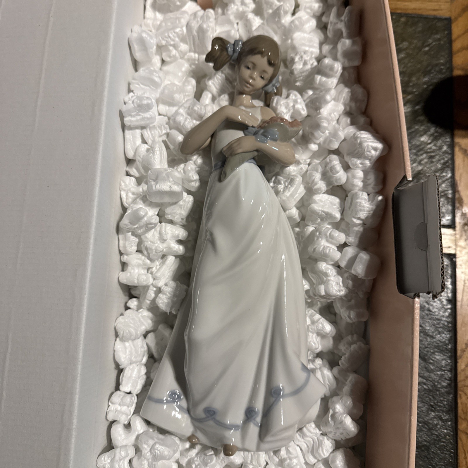 NAO by Lladro "Spring Petals" #1366 Girl with Flower Bouquet Figurine NEW IN BOX