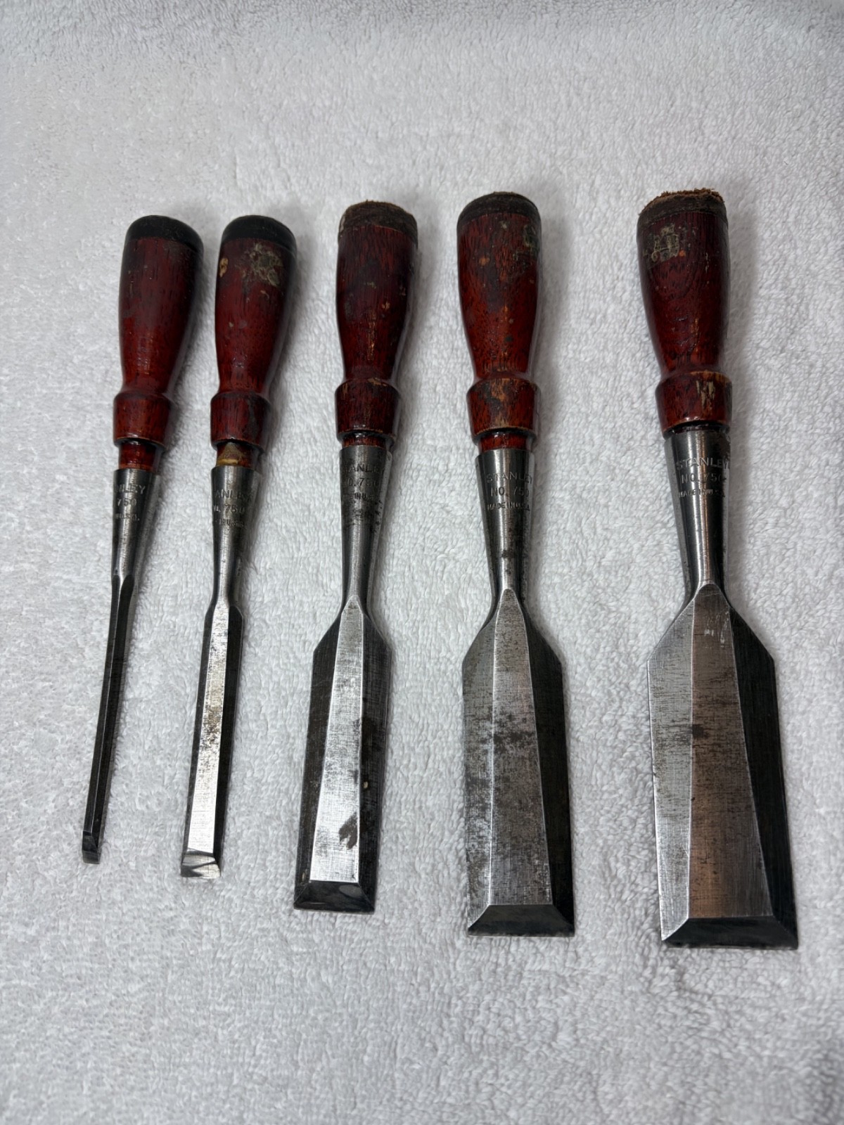 Vintage Stanley No 750 Socket Chisel 5 Pc Set   1/4" to 1 - 1/2" Red w/ wrap