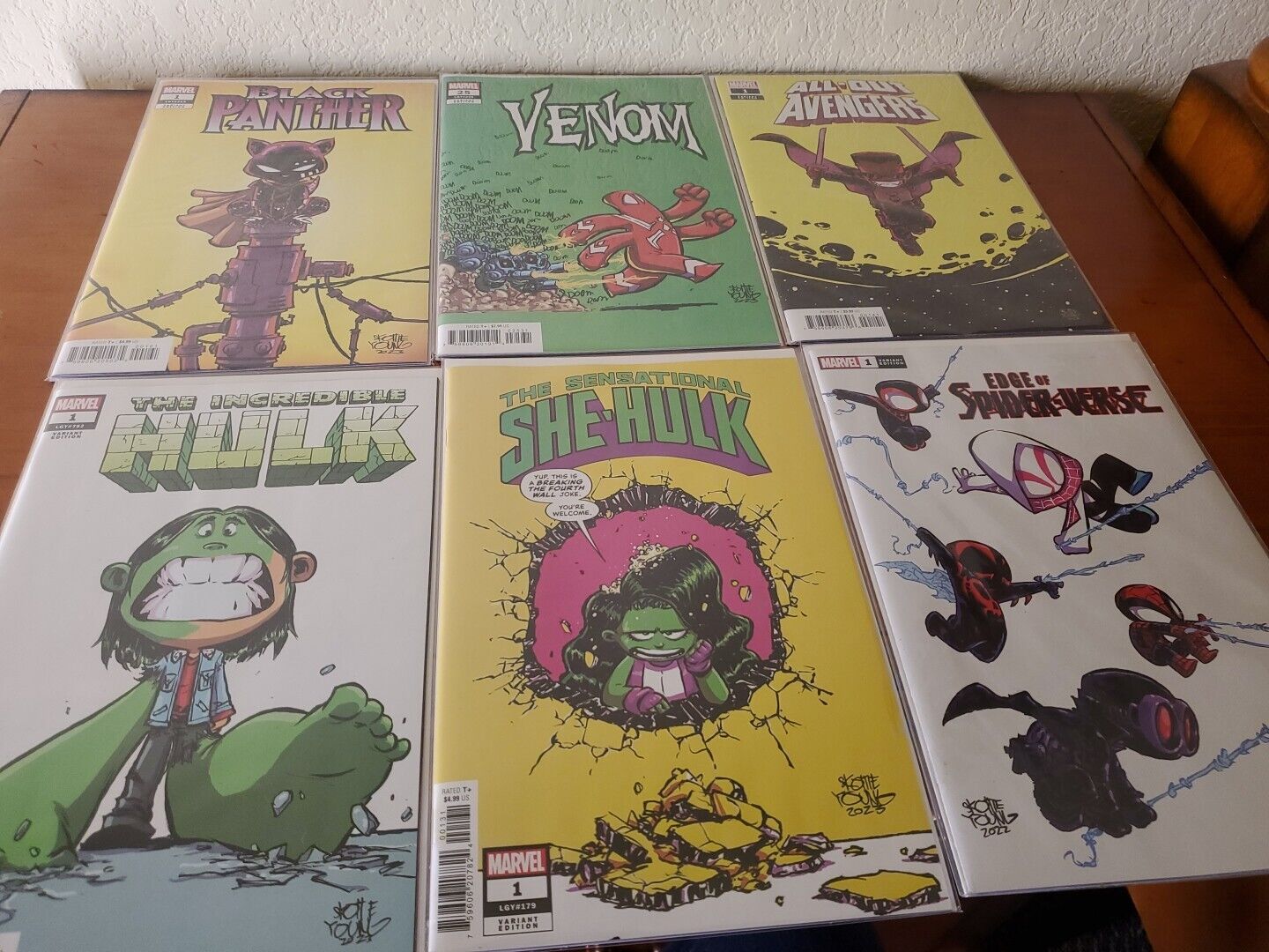 Lot of SIX (6) Skottie Young Variant Covers Marvel Comics 🔥Plus Bonus Book 🔥