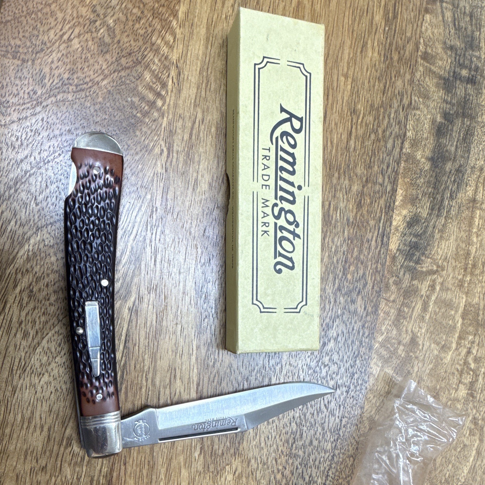 1992 Remington R-1253 Bullet Guide Knife with Box 1992 Remington R-1253 Bullet Guide Knife with Box