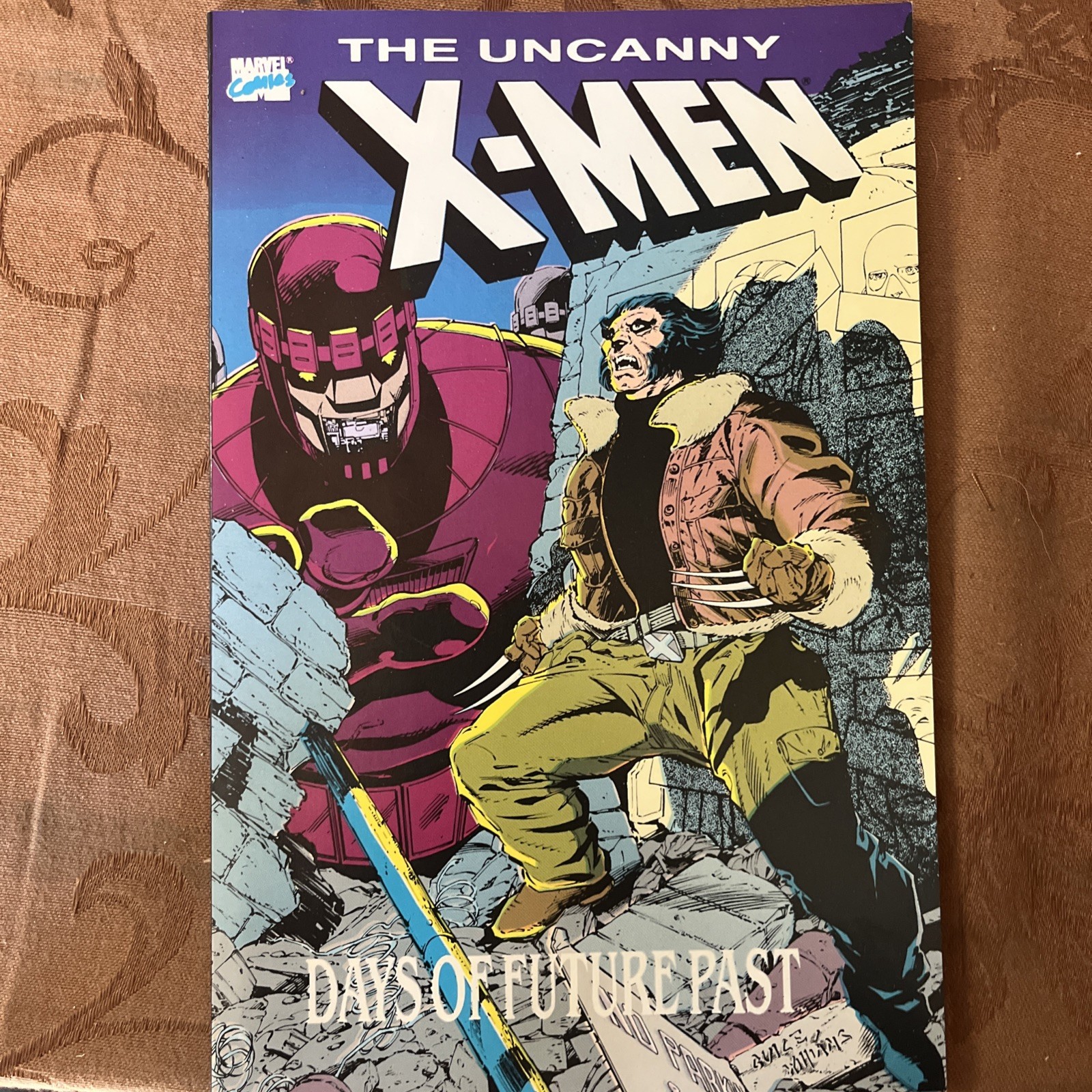 UNCANNY X-MEN DAYS OF FUTURE PAST SOFTCOVER MARVEL COMICS, WOLVERINE, SENTINELS UNCANNY X-MEN DAYS OF FUTURE PAST SOFTCOVER MARVEL COMICS, WOLVERINE, SENTINELS