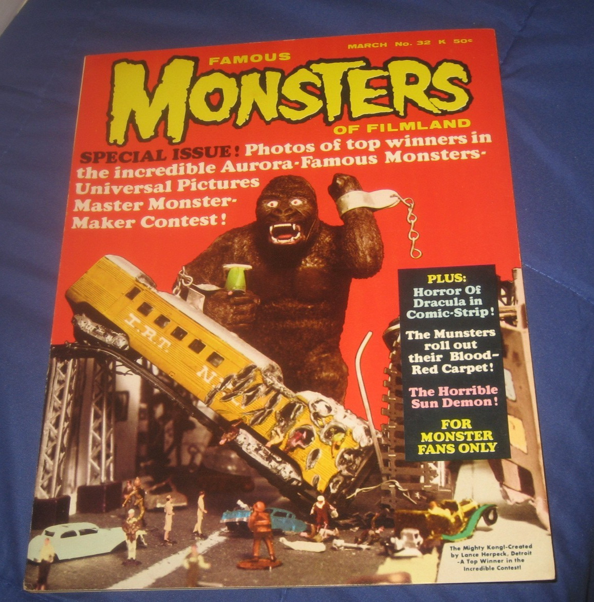 FAMOUS MONSTERS # 32 AURORA - Nice book / BIG HALLOWEEN MONSTER MAG SALE FAMOUS MONSTERS # 32 AURORA - Nice book / BIG HALLOWEEN MONSTER MAG SALE