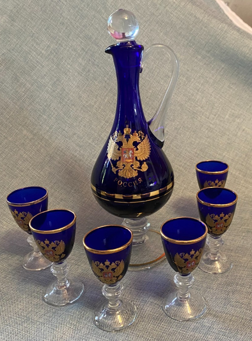 6 Vintage Russian Gus-Khrustalny Style Cobalt Blue Cordial Glasses & Pitcher Set 6 Vintage Russian Gus-Khrustalny Style Cobalt Blue Cordial Glasses & Pitcher Set