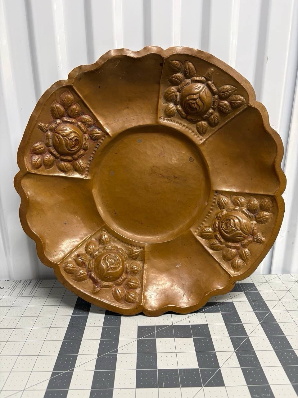 Vtg Hand Hammered 16” Copper Serving Tray Platter Embossed Roses Scalloped Vtg Hand Hammered 16” Copper Serving Tray Platter Embossed Roses Scalloped