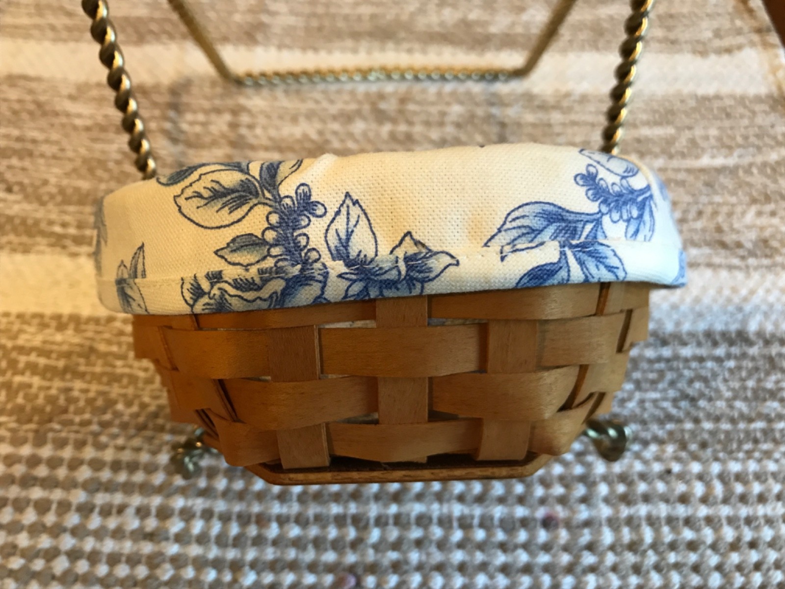 2001 Longaberger Hexagon Basket w/ floral liner 6x6x2.5"EUC