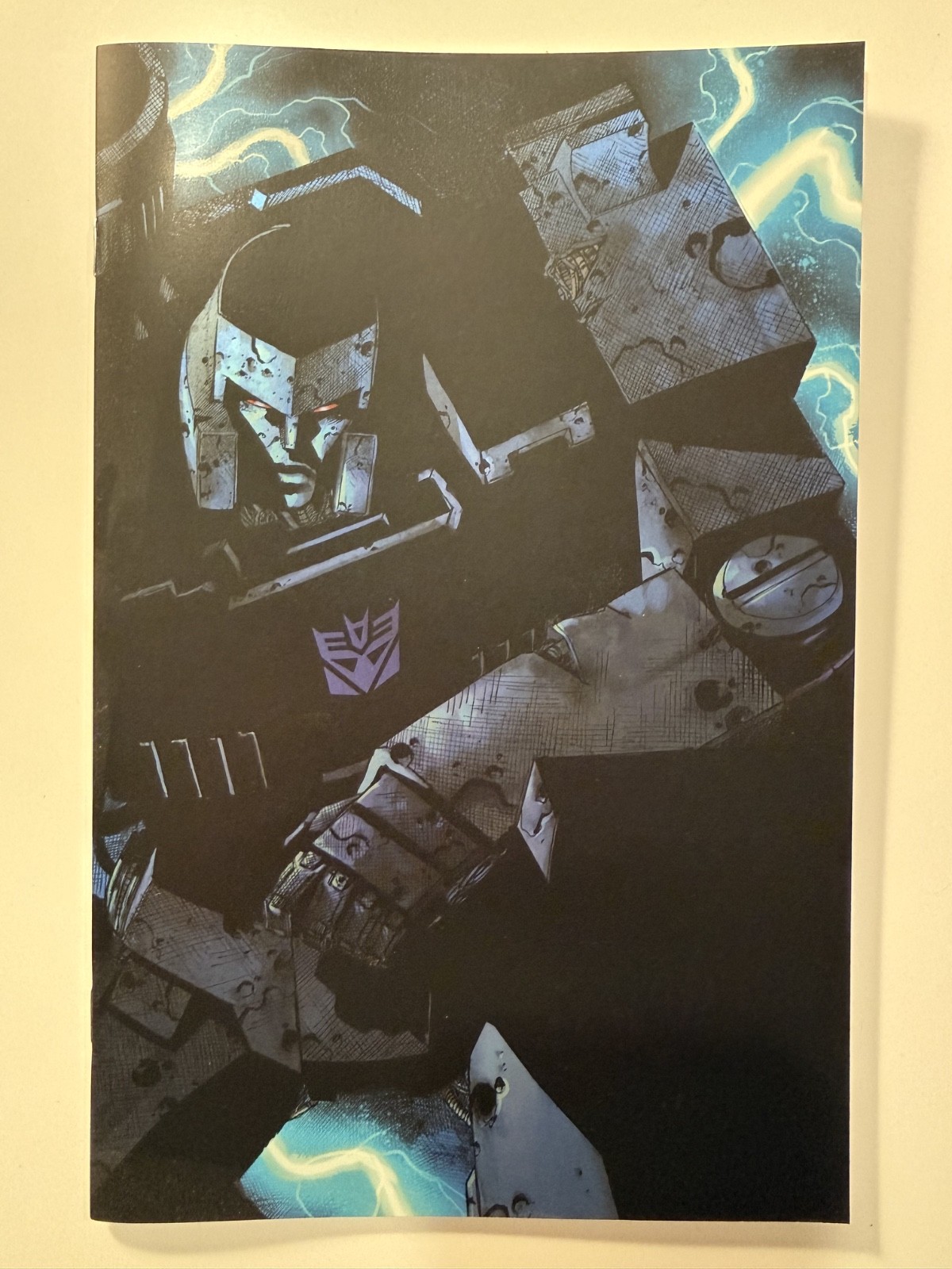 Transformers #20 | SDCC 2025 Salgado Foil Variant | Top Shelf | Image Transformers #20 | SDCC 2025 Salgado Foil Variant | Top Shelf | Image