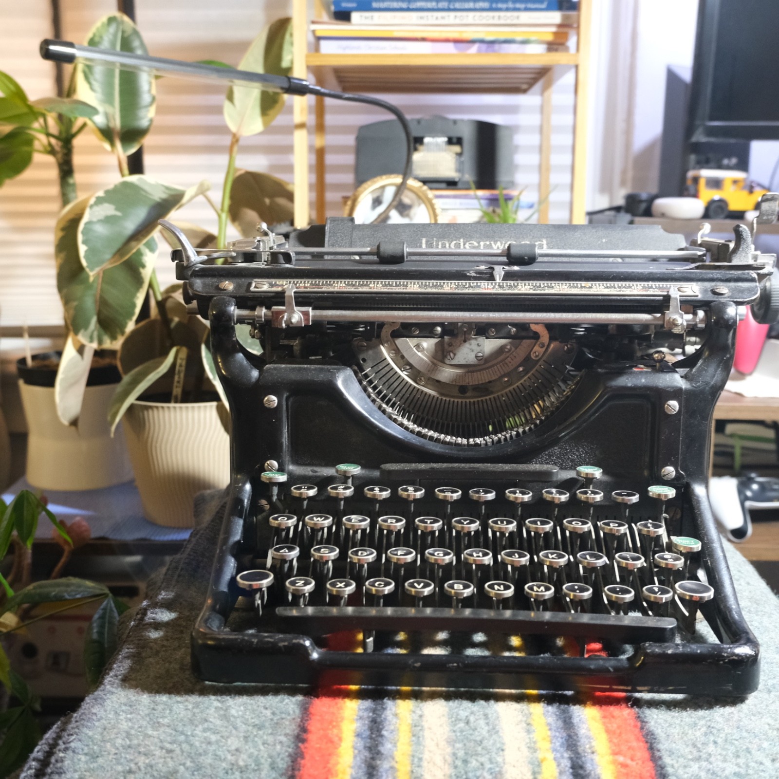 Antique 1937 Underwood No. 11 Standard Typewriter SN#4740636 Antique 1937 Underwood No. 11 Standard Typewriter SN#4740636