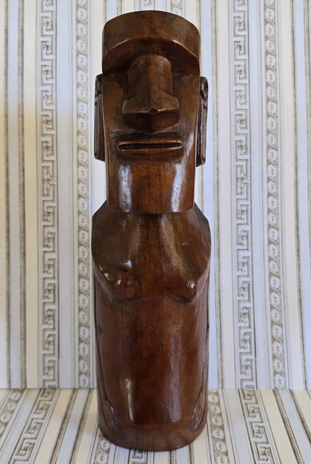 Vintage Wooden Moai Statue Easter Island Hand Carved Tiki Totem Heavy Wood 9.75" Vintage Wooden Moai Statue Easter Island Hand Carved Tiki Totem Heavy Wood 9.75"
