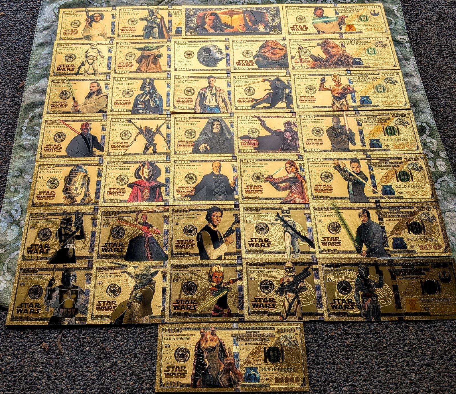 Super Rare 35pc 24k Gold Foil Plated Collectible Novelty Star Wars Banknote Set. Super Rare 35pc 24k Gold Foil Plated Collectible Novelty Star Wars Banknote Set.