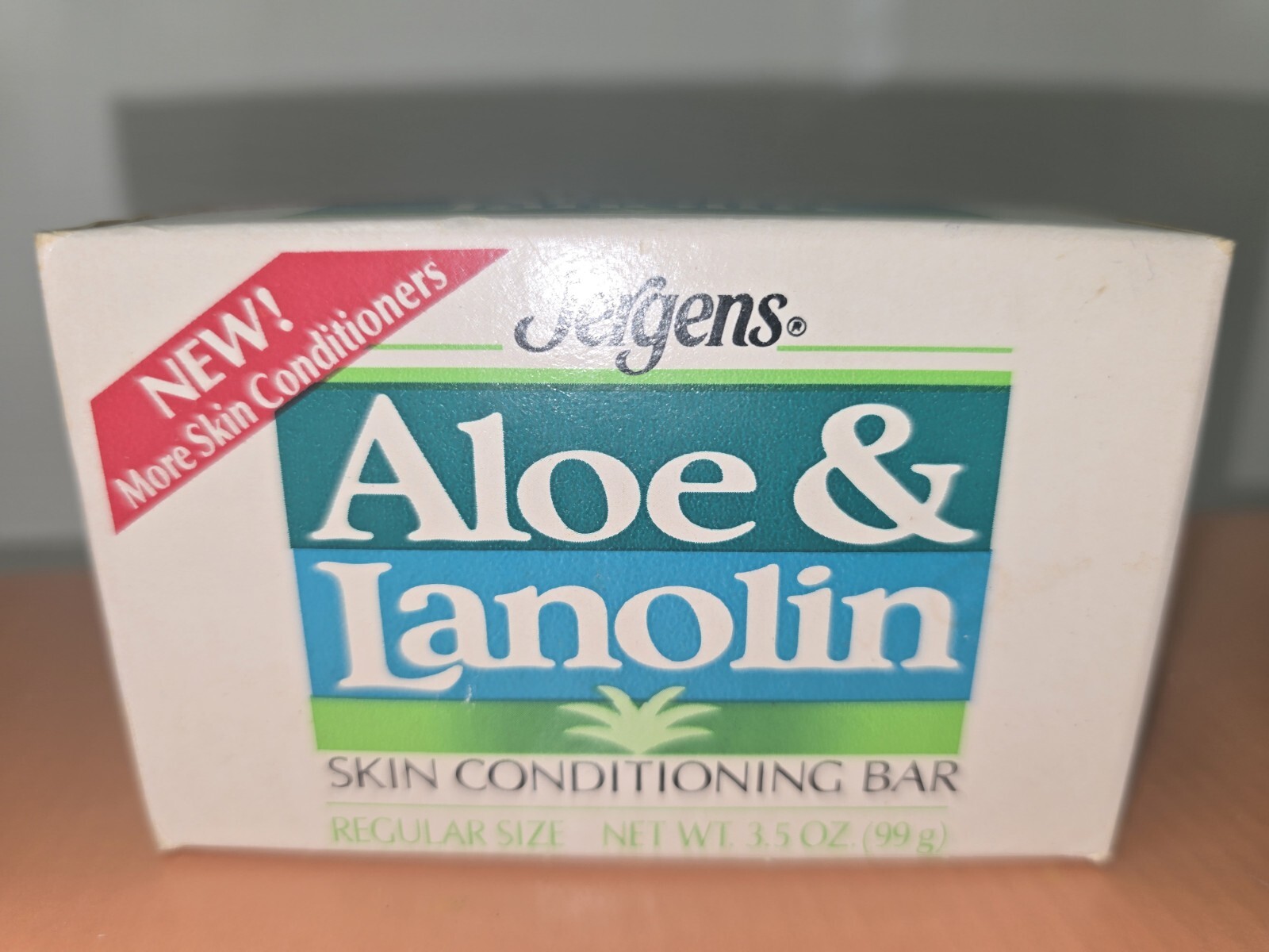 Vintage 80s Jergens Aloe Lanolin 1pk Regular Size Bar Soap  3.5oz New Movie Prop