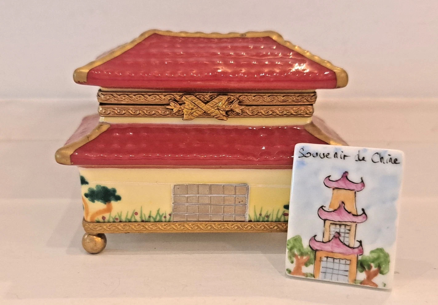 Limoges Trinket Box ~ Colorful Asian Pagoda Style Building ~ Red Tile Roof Limoges Trinket Box ~ Colorful Asian Pagoda Style Building ~ Red Tile Roof
