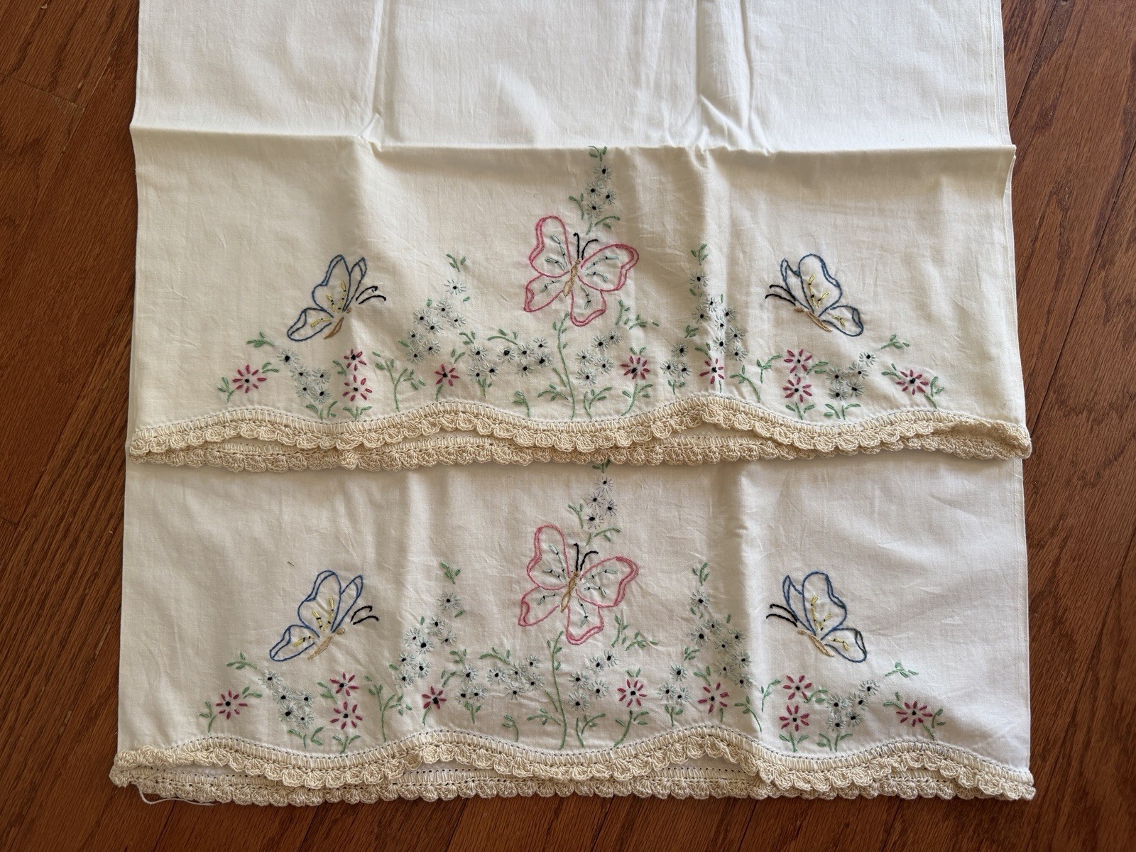 Vintage 1940s-50s Hand Embroidered Butterfly Pillowcase Pair -Standard