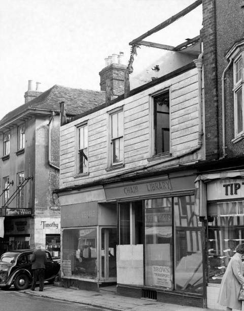 The High Street in Sevenoaks, Kent Circa 1925 Old Photo The High Street in Sevenoaks, Kent Circa 1925 Old Photo