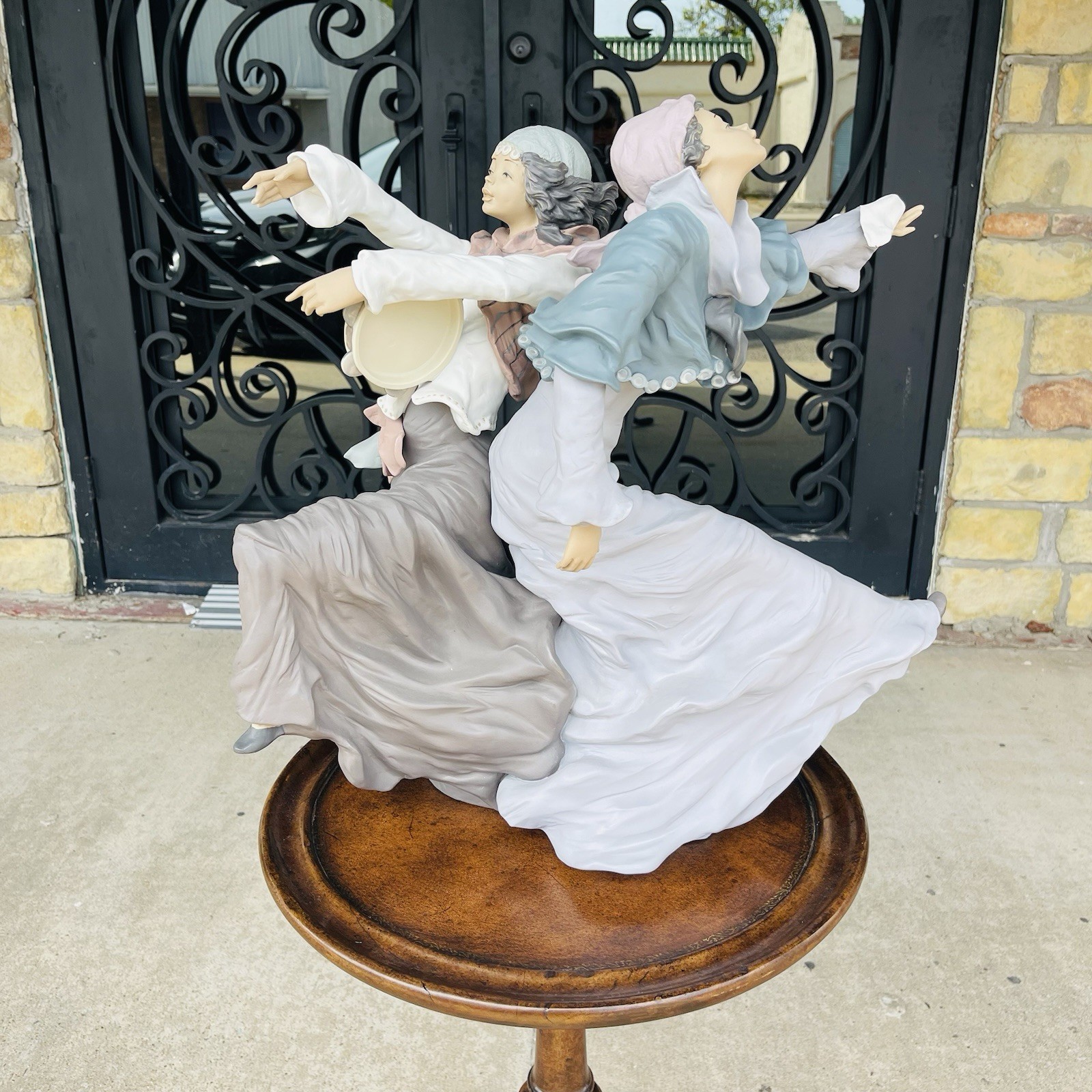 Vintage Lladro Gypsy Dancers Porcelain Figurine, Model 11770 Limited Edition Vintage Lladro Gypsy Dancers Porcelain Figurine, Model 11770 Limited Edition