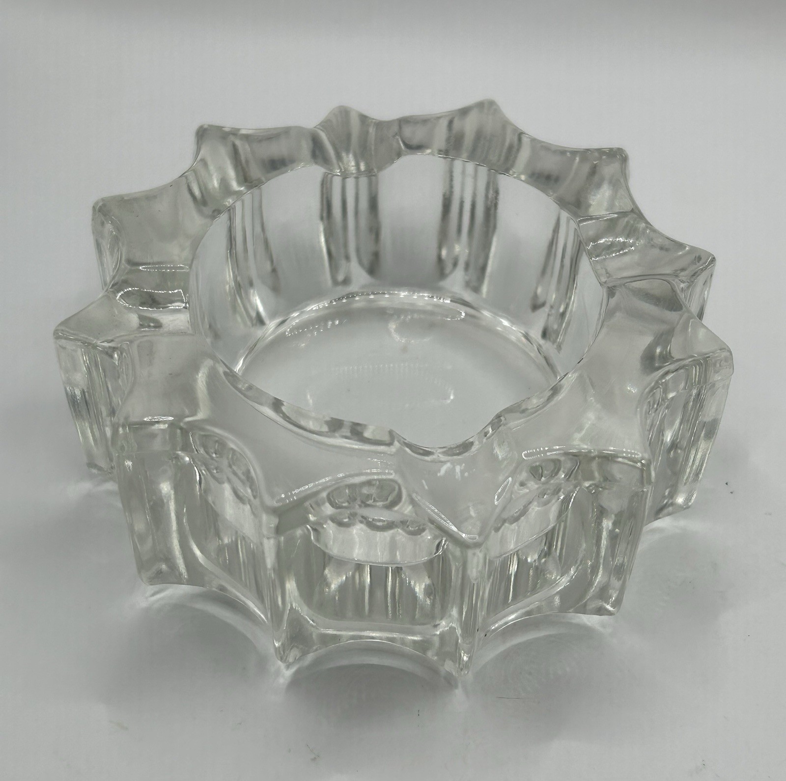 Vintage Mid Century Clear Glass Starburst 12 Point Star Ashtray Trinket Dish 4" Vintage Mid Century Clear Glass Starburst 12 Point Star Ashtray Trinket Dish 4"