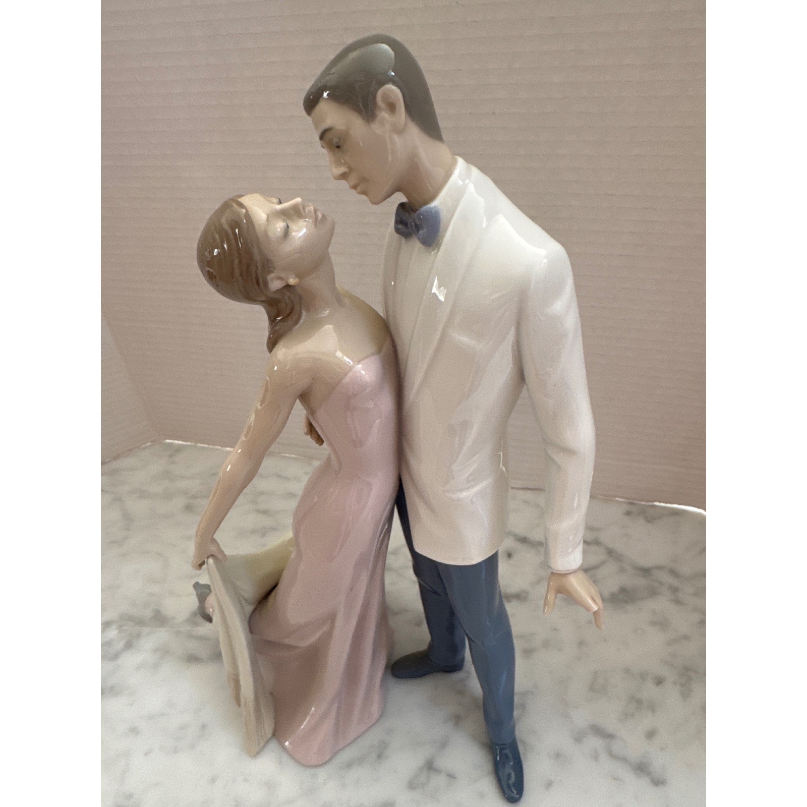 LLADRO Vintage Glossy Couple Figurine 6475 Happy Anniversary Spain READ LLADRO Vintage Glossy Couple Figurine 6475 Happy Anniversary Spain READ