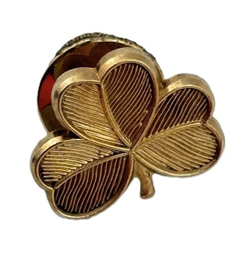 Vtg 10K Gold Garnet Shamrock Four Leaf Clover Brooch Pin St Patricks Day 2.06g Vtg 10K Gold Garnet Shamrock Four Leaf Clover Brooch Pin St Patricks Day 2.06g