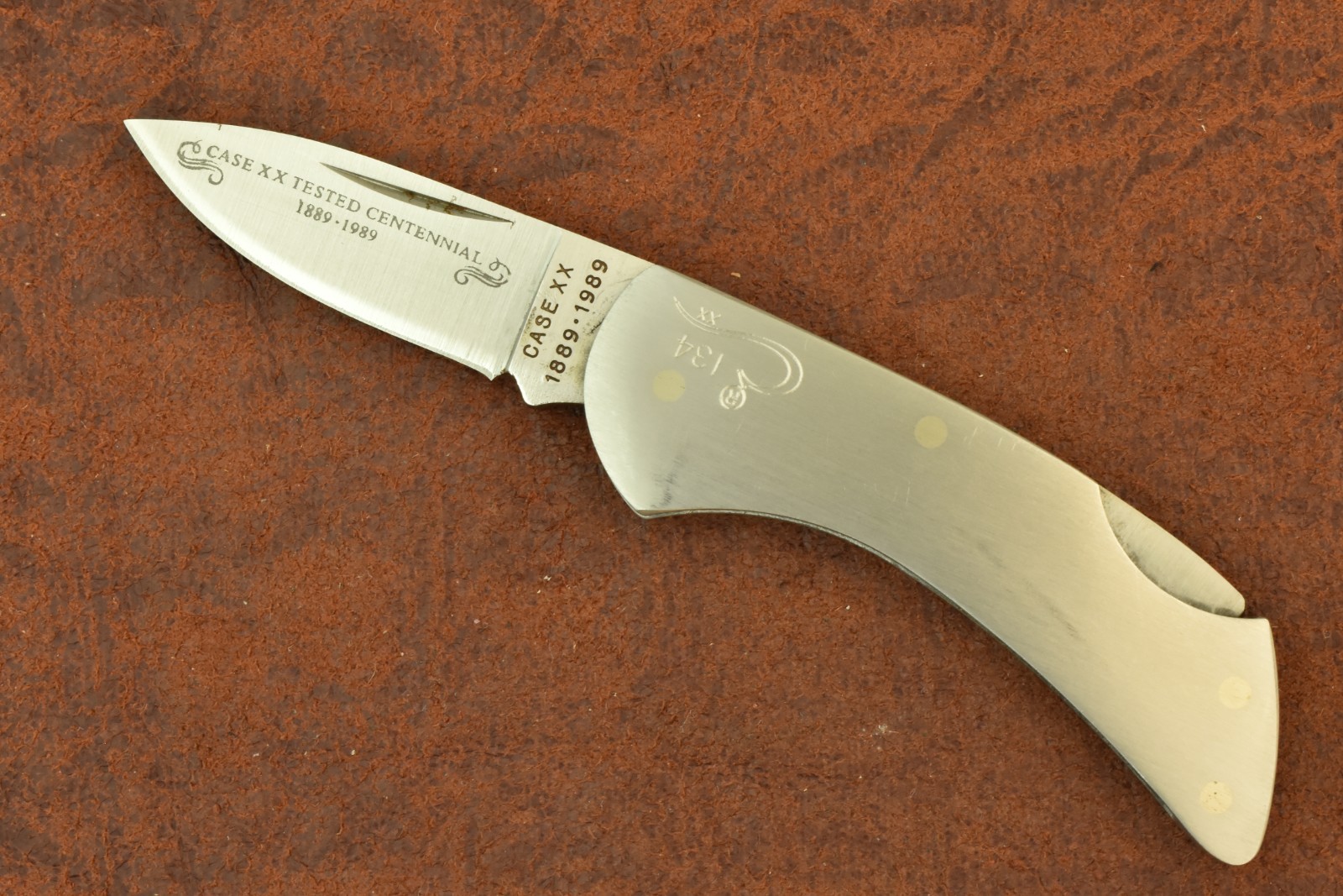 VINTAGE CASE XX USA 1889-1989 CENTENNIAL METAL PREMIUM LOCKBACK KNIFE (35866) VINTAGE CASE XX USA 1889-1989 CENTENNIAL METAL PREMIUM LOCKBACK KNIFE (35866)