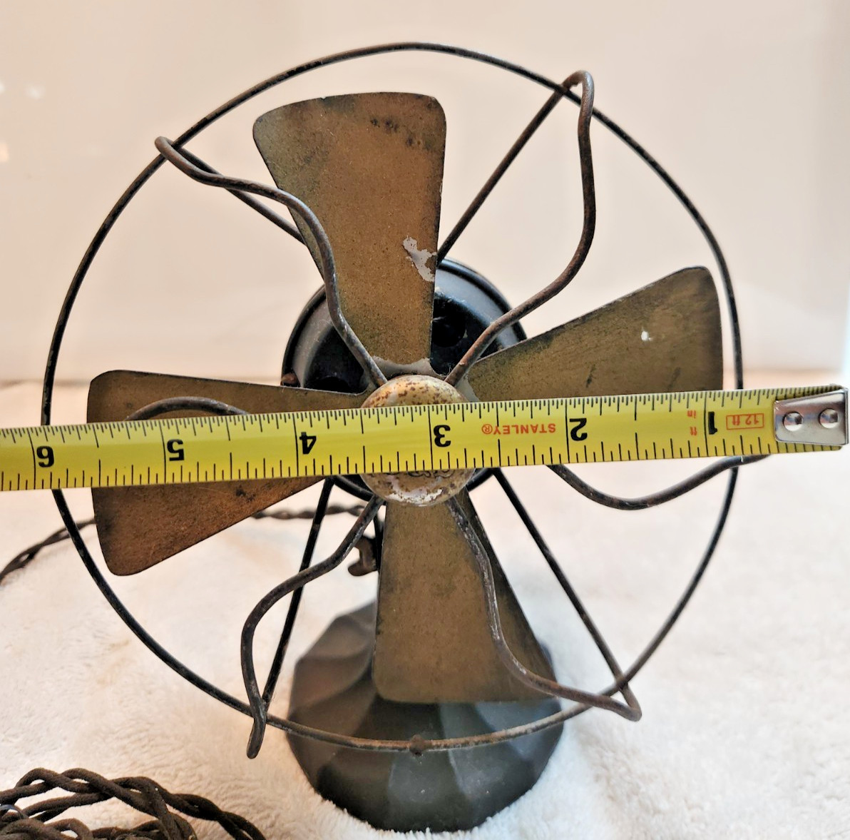 Antique Polar Cub Type G Fan A.C. Gilbert 1920s Small Desk Type Ornate Base Old Antique Polar Cub Type G Fan A.C. Gilbert 1920s Small Desk Type Ornate Base Old