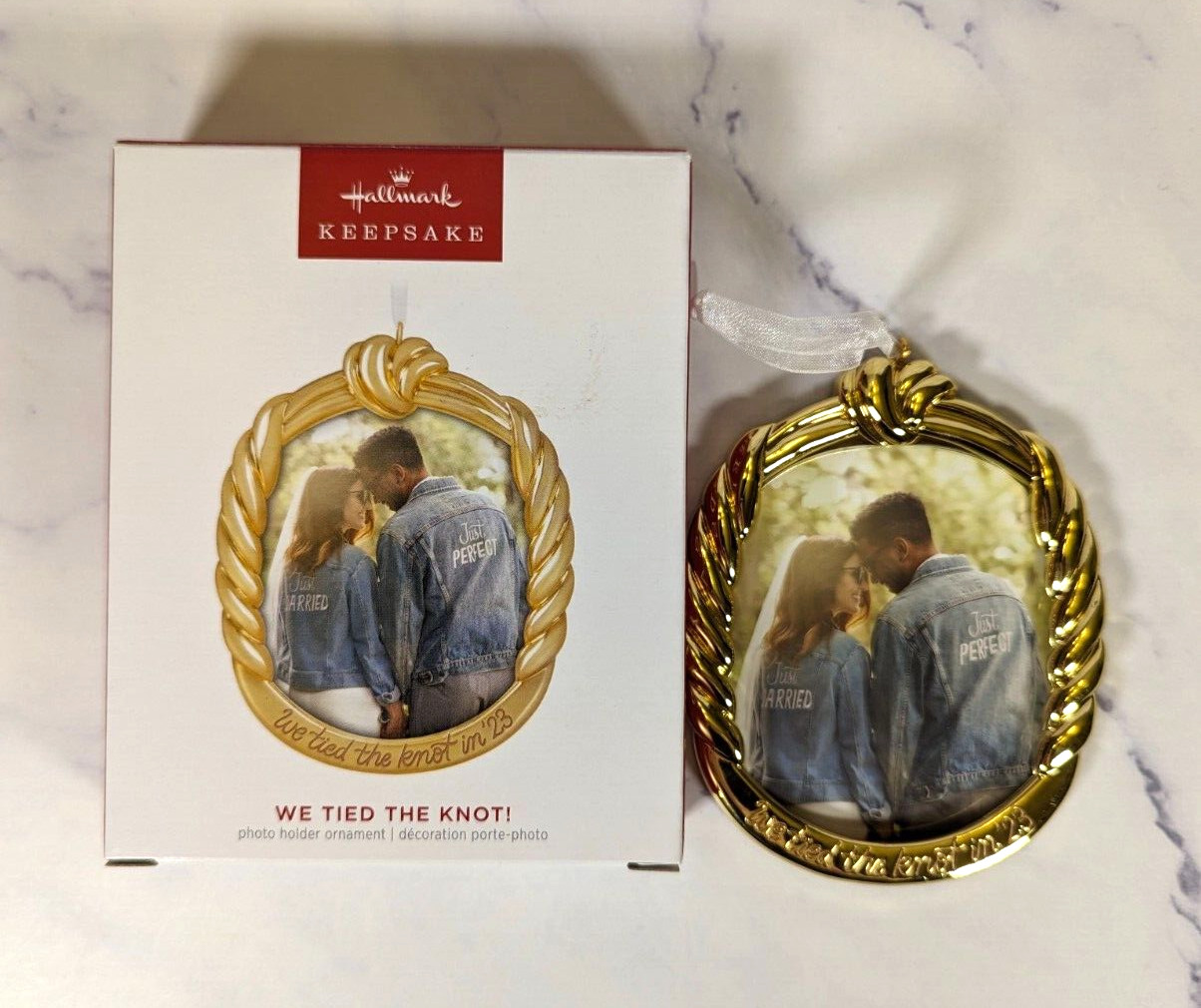 Hallmark Keepsake “We Tied The Knot 2023” Picture Ornament Hallmark Keepsake “We Tied The Knot 2023” Picture Ornament