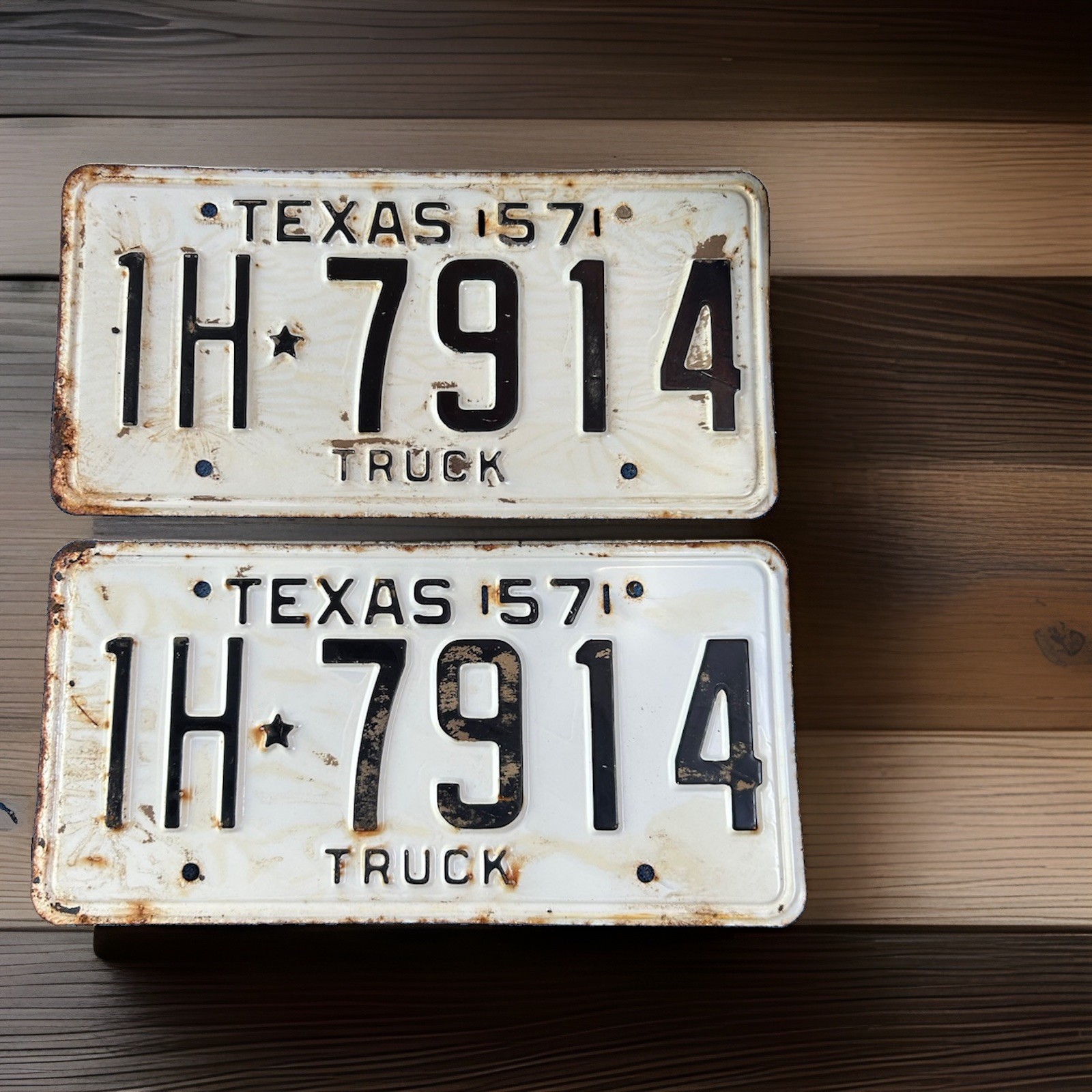 1957 Texas Vintage License Plate Pair Truck 1H*7914 1957 Texas Vintage License Plate Pair Truck 1H*7914