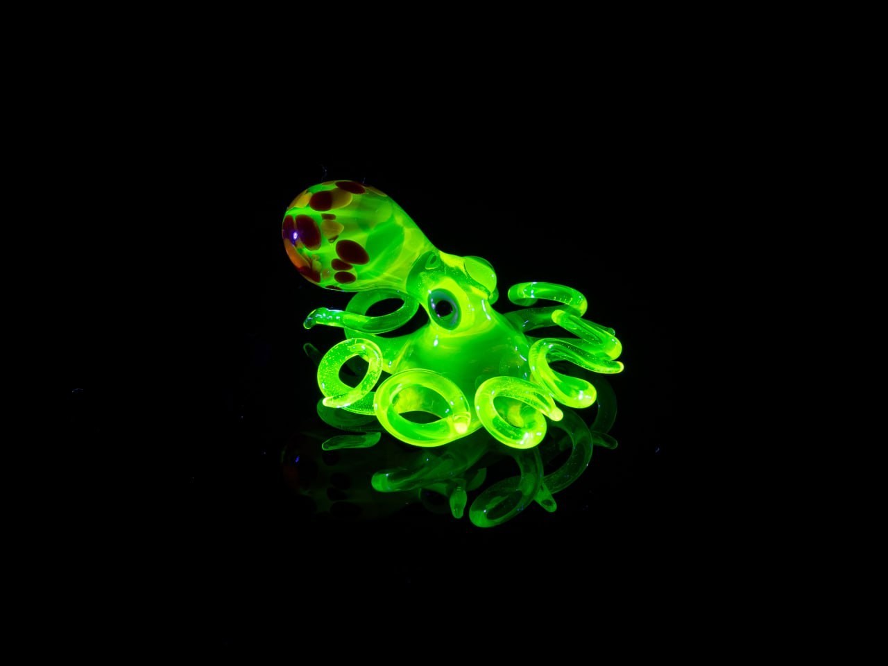 Orange Red Uranium glass octopus figurine glowing Murano glass sea creature UV Orange Red Uranium glass octopus figurine glowing Murano glass sea creature UV