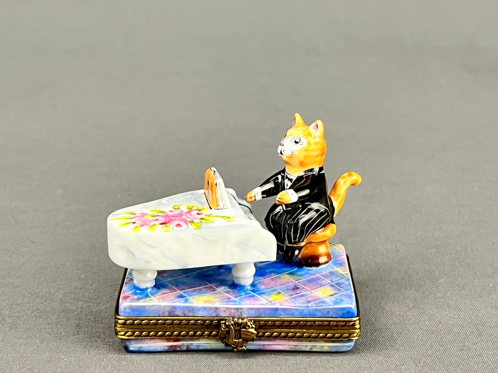 Limoges RMC Limted Ed CAT PLAYING PIANO Porcelain 2 1/4" Trinket Box: MINT Limoges RMC Limted Ed CAT PLAYING PIANO Porcelain 2 1/4" Trinket Box: MINT
