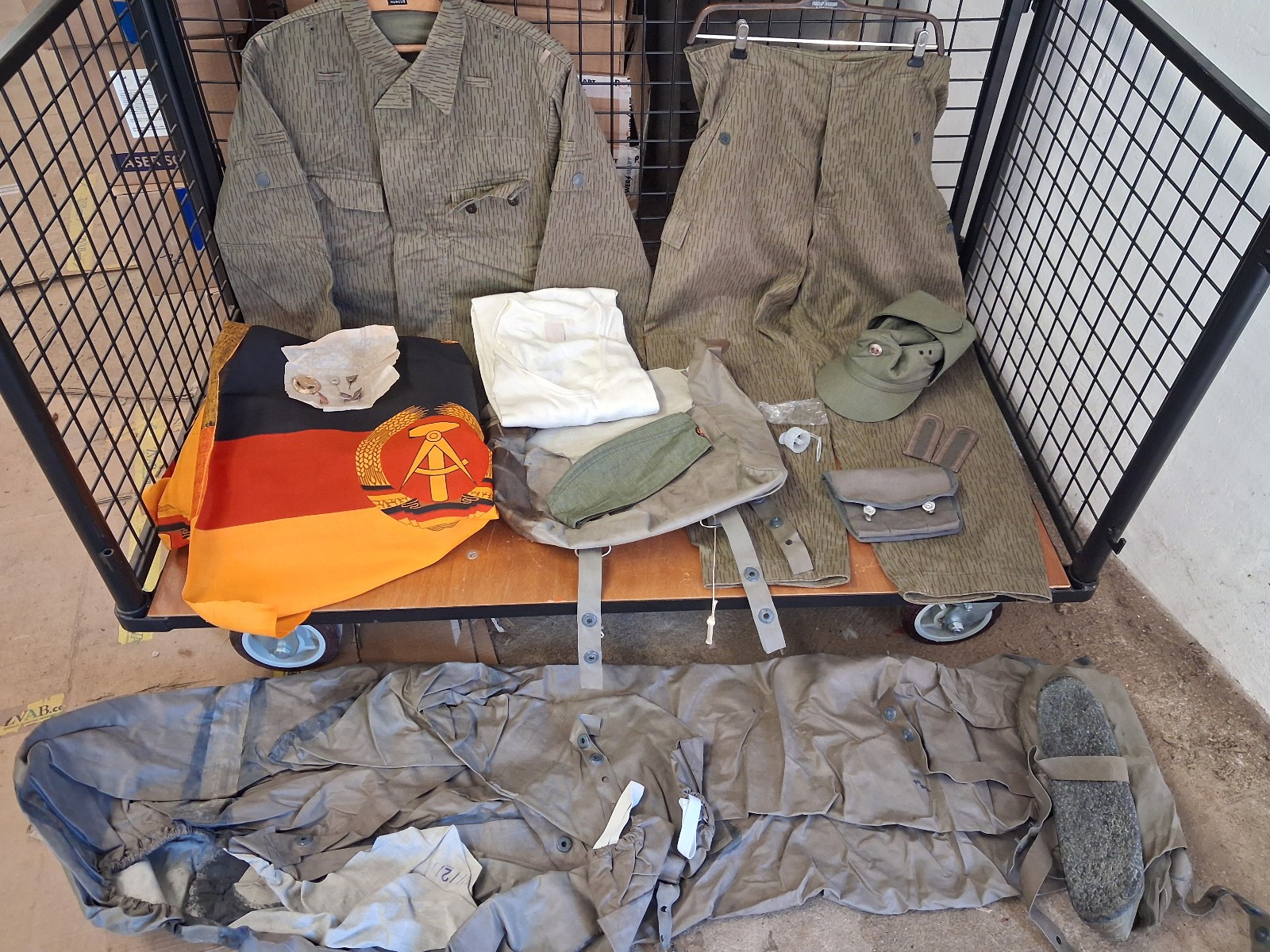 GDR NVA BORDER FIELD UNIFORM EQUIPMENT BUNDLE GDR NVA BORDER FIELD UNIFORM EQUIPMENT BUNDLE