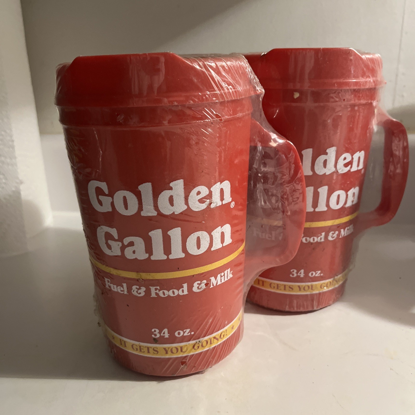 GOLDEN GALLON MUG Gas Station Chattanooga TN VTG Red BNIP 34 oz GOLDEN GALLON MUG Gas Station Chattanooga TN VTG Red BNIP 34 oz