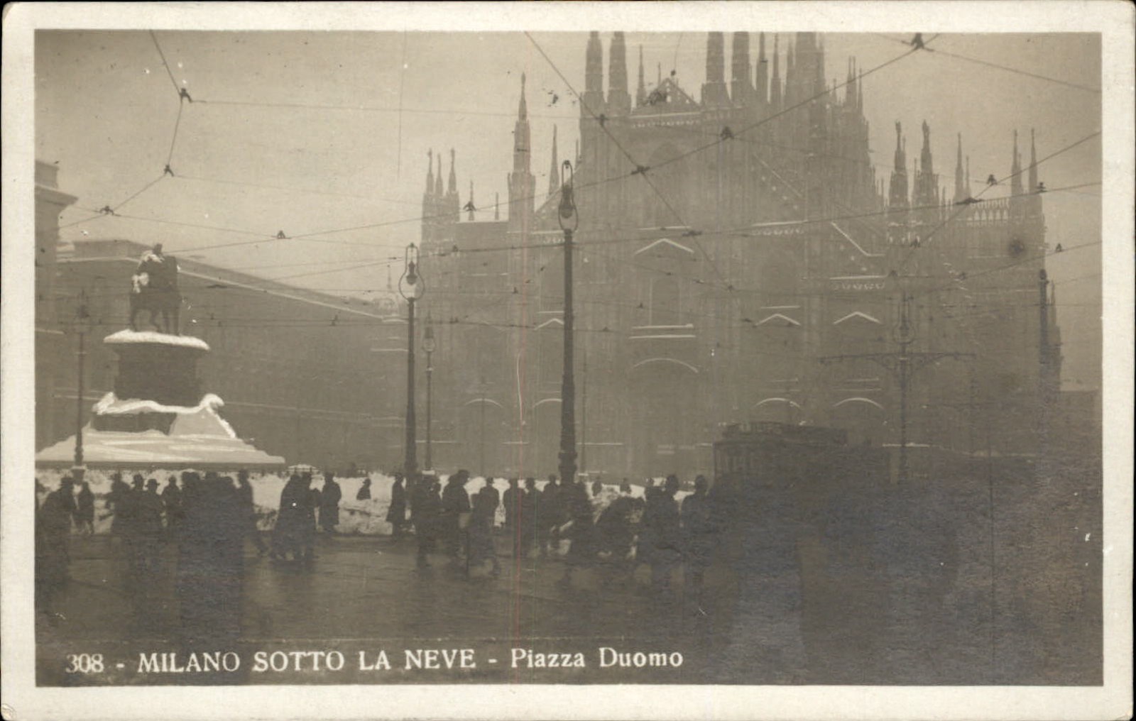 Milano Piazza Duomo STREET SCENE c1920s Real Photo Vintage Postcard bhn Milano Piazza Duomo STREET SCENE c1920s Real Photo Vintage Postcard bhn