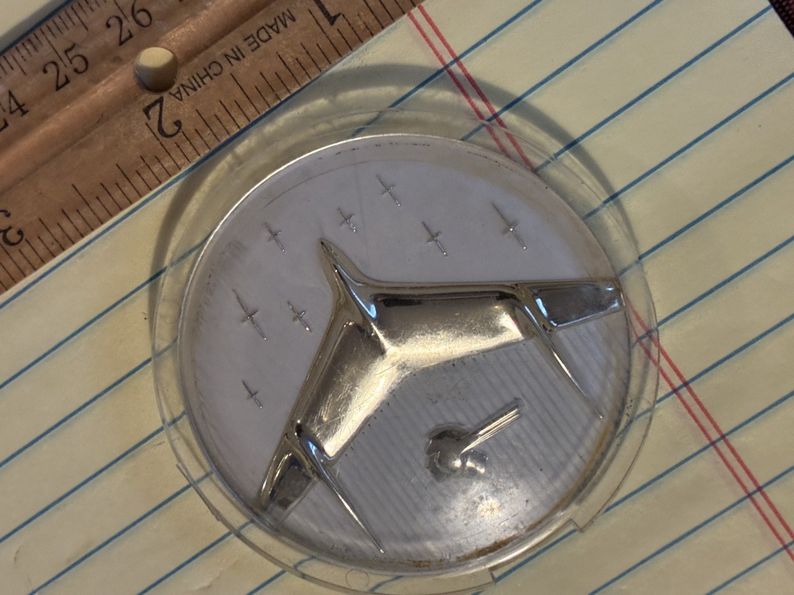 VINTAGE PONTIAC CHIEFTAN STAR CHIEF HORN BUTTON EMBLEM -CENTER EMBLEM ONLY 1950s VINTAGE PONTIAC CHIEFTAN STAR CHIEF HORN BUTTON EMBLEM -CENTER EMBLEM ONLY 1950s