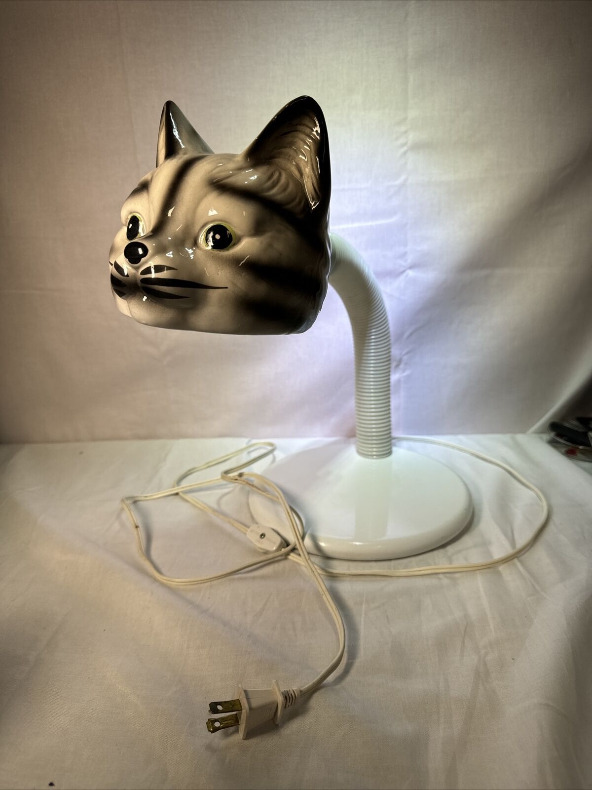 MCM Underwriters Laboratories Portable Lamp  Anthropomorphic Cat Head VTG